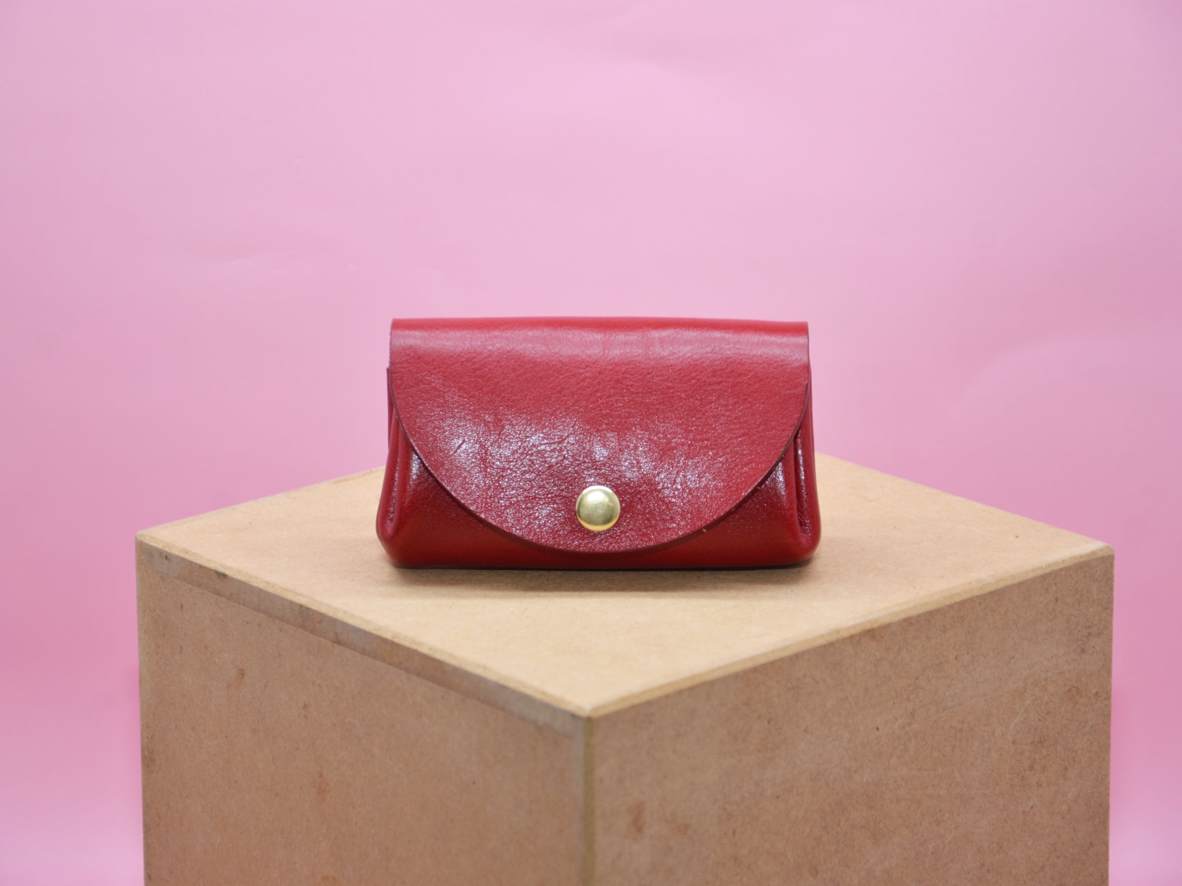 Minimalistisches Portemonnaie für Frauen. Geschenke für Sie. Schlanke Brieftasche.Kleine Geldbeutel für Damen. Größe cir. 11,5x8x3,5cm.