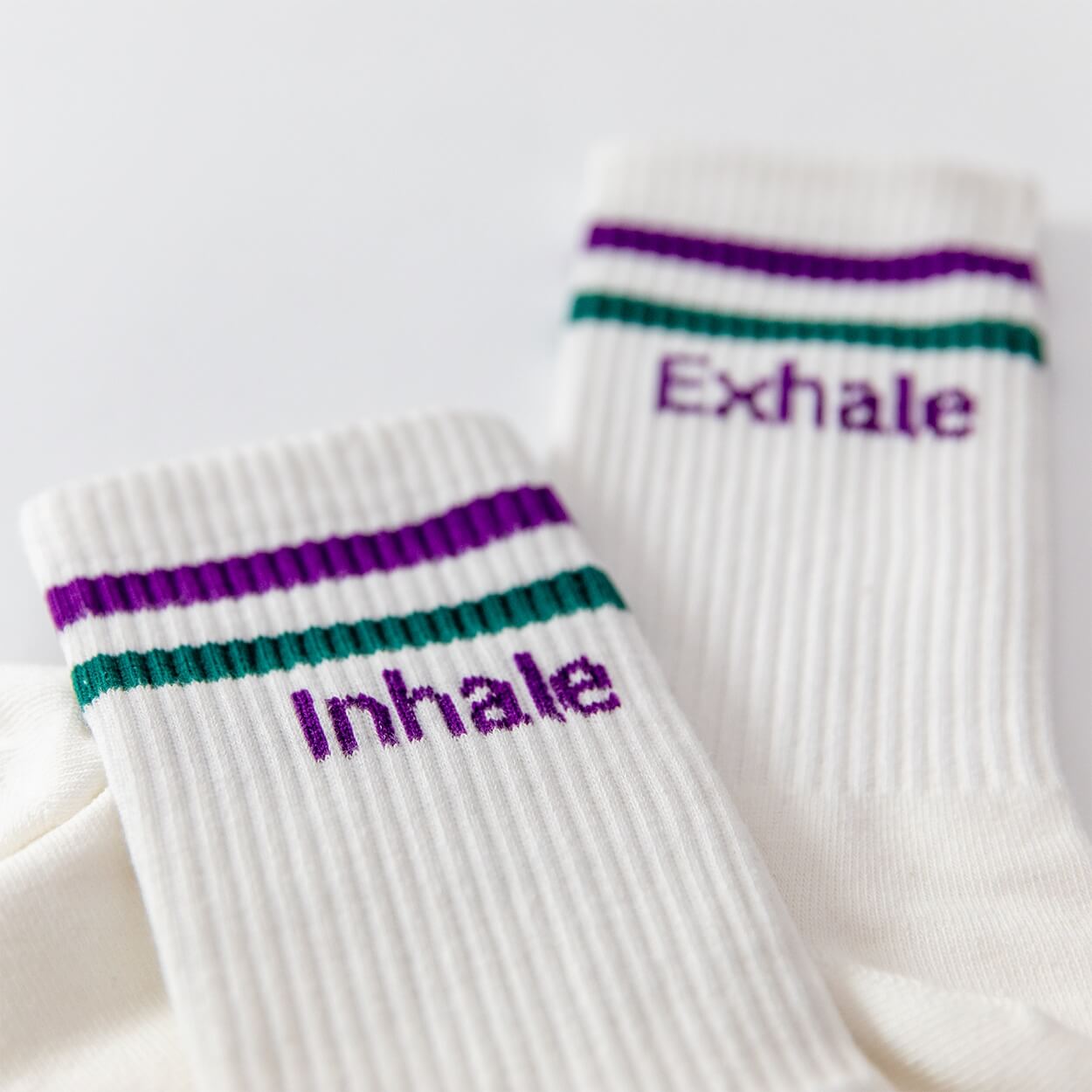 Socken mit Yoga-Motiv: Inhale Exhale | Namasté
