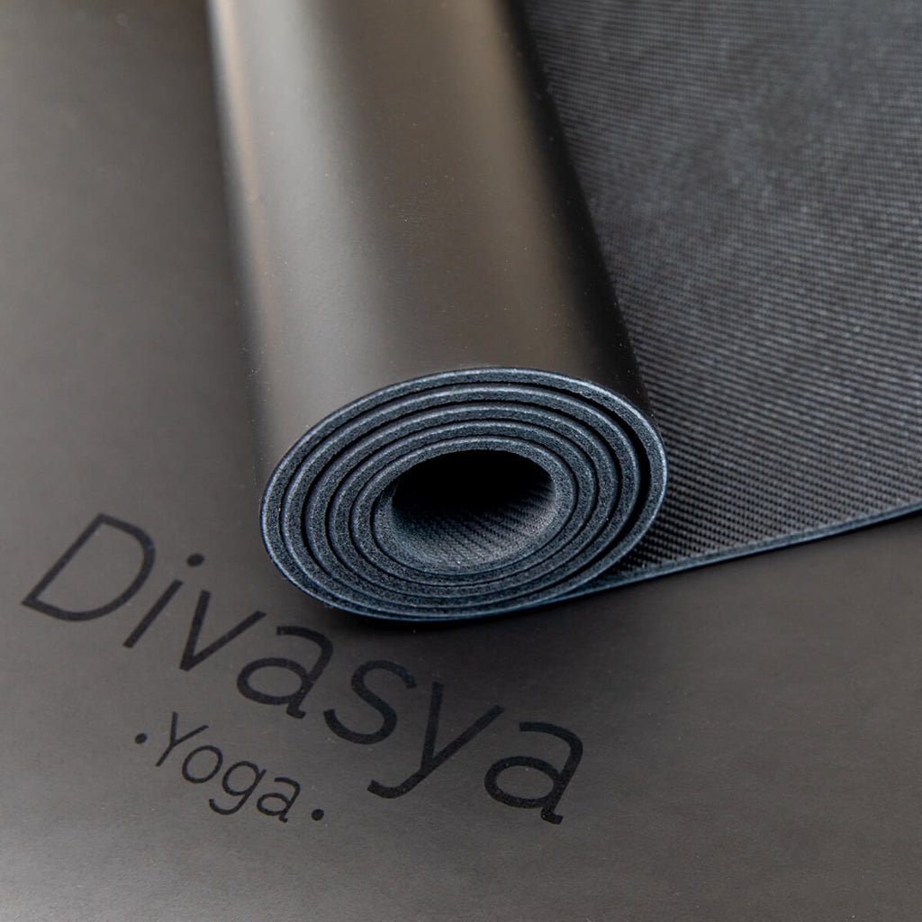 Non-slip yoga mat: Japanese grip for perfect traction