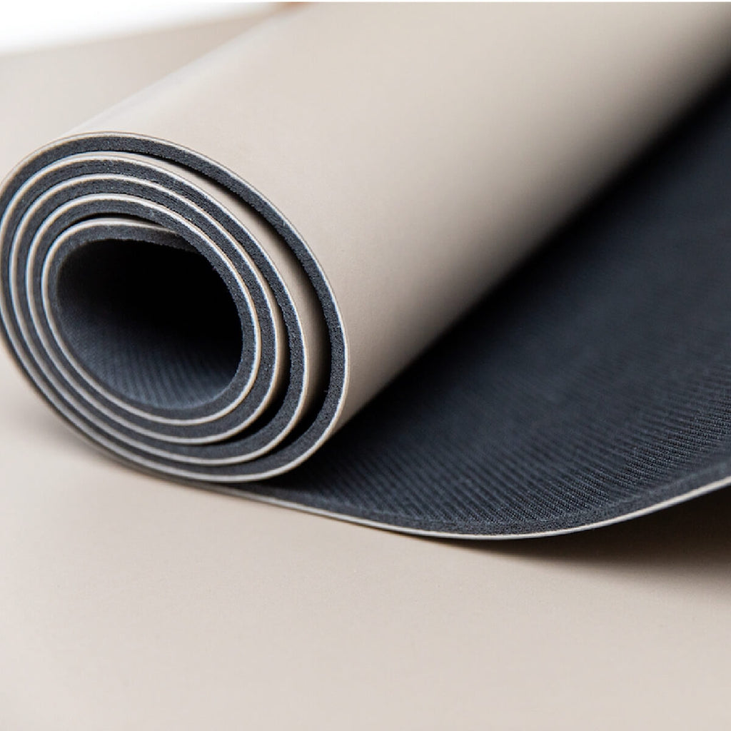 Non-slip yoga mat: Japanese grip for perfect traction